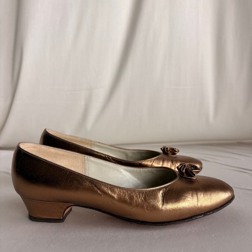 Vintage Gold Leather Round Toe Pumps - Leather Flower Detail, 1" Heel